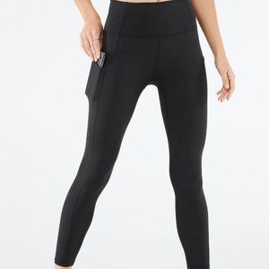 Fabletics Oasis High-Waisted 7/8 Legging - NWT - size M